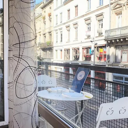 Le New Town - Balcon - Hypercentre - Tram 아파트 *